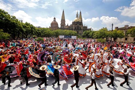 ¡El Wilberth Fest en Guadalajara: Música, Alegría y un Chorizo Gigante!