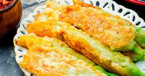 How to Cook Zucchini Flowers Without Frying: A Culinary Adventure into the Unknown